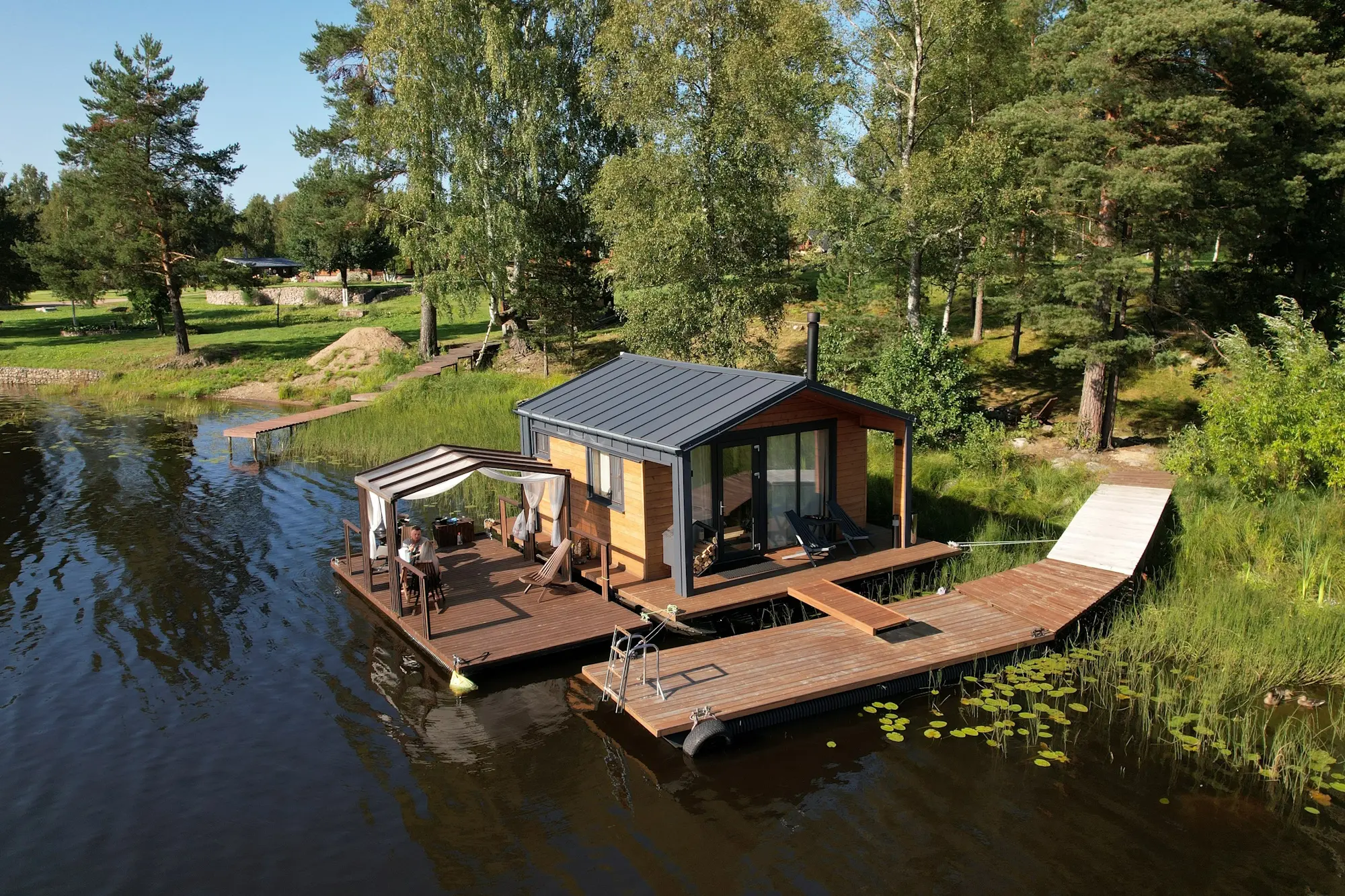 VUOKSA HOUSEBOAT